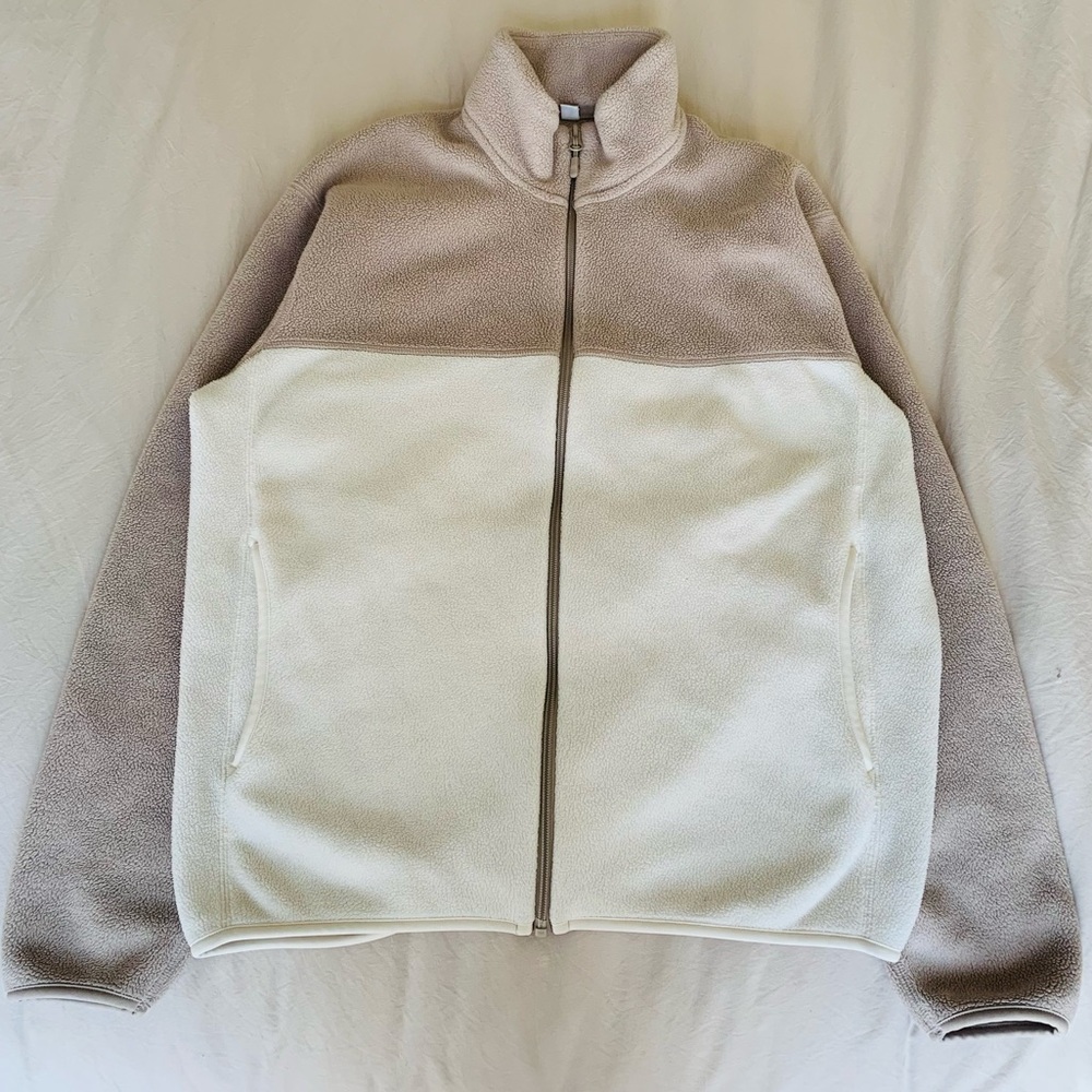 Uniqlo Two-Toned Cream Fleece Jacket